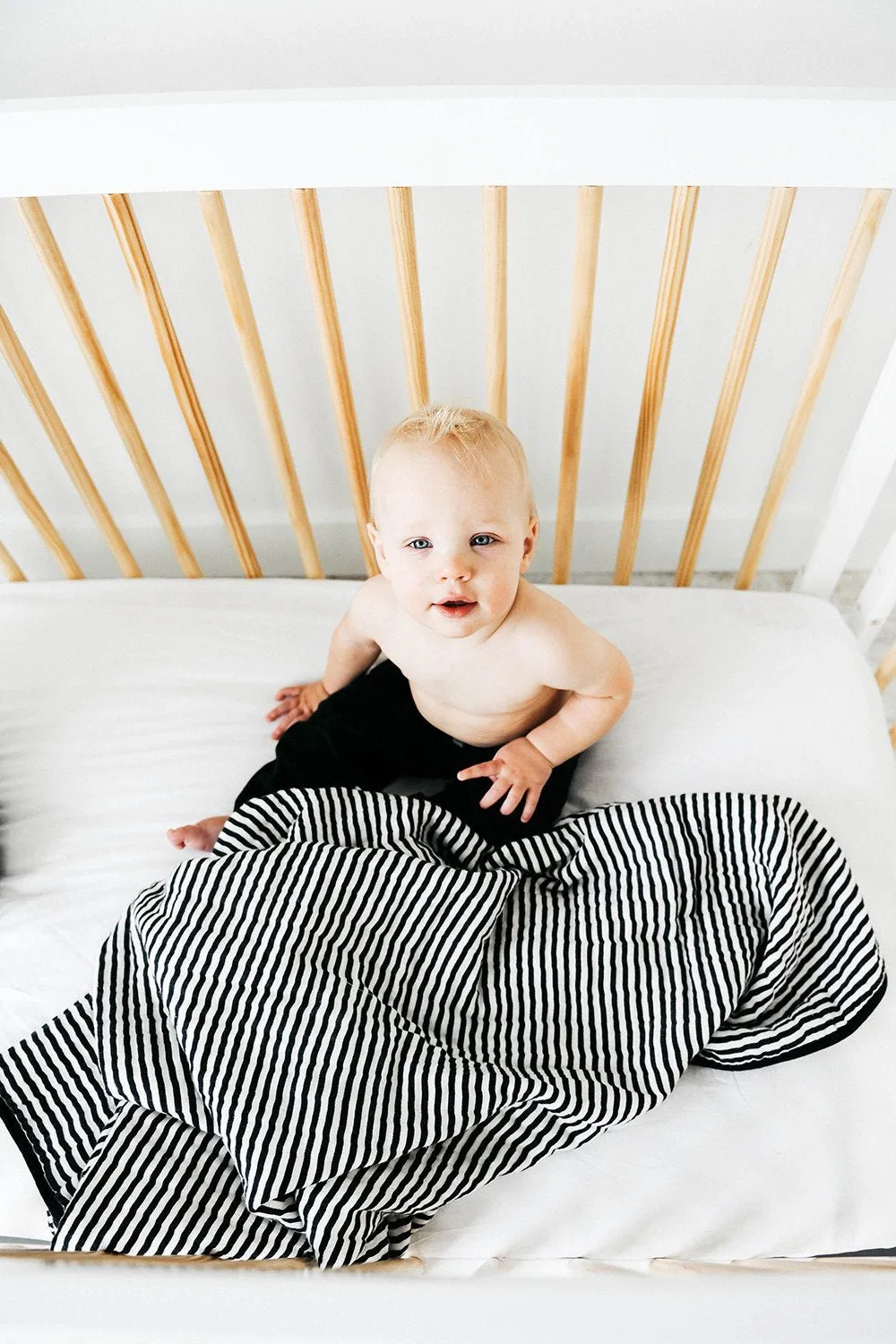 BLACK AND WHITE STRIPE REVERSIBLE QUILT